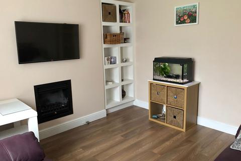 2 bed property, in Cameford Court, £325,000