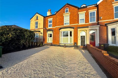 10 bed property, in Church Street, £399,950