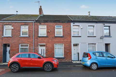 3 bed property, in Troedyrhiw, £114,995