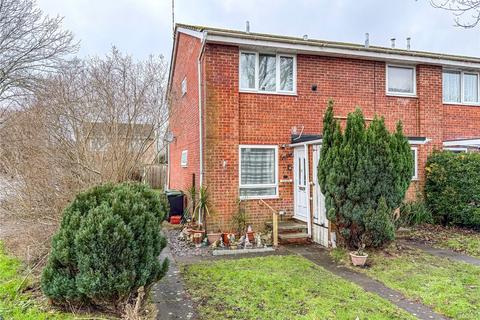 2 bed property, in Crabtree Close, £210,000