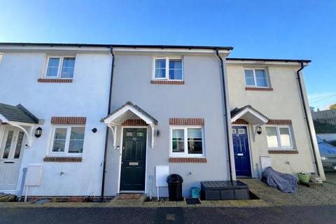 2 bed property, in Buckland Close, £179,950