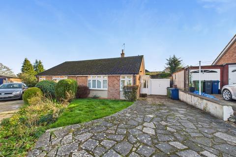 2 bed property, in Hivings Park, £375,000