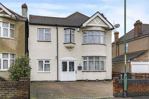 5 bed property, in King Edward Avenue, £750,000