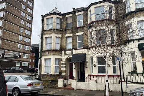 2 bed property, in Wilson Road, £140,000