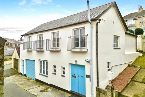 3 bed property, in Montpelier Lane, £350,000