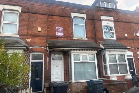 6 bed property, in Arley Road, £370,000