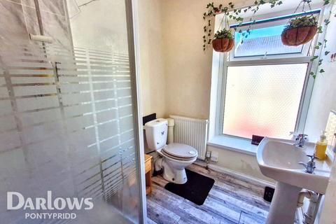 2 bed property, in King Street, £130,000