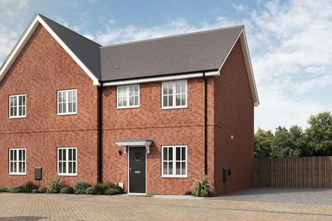 2 bed property, in Off Graves Paddock, £385,000