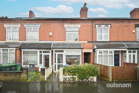 2 bed property, in Park Road, £220,000