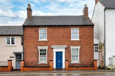 3 bed property, in Gravel Hill, £515,000
