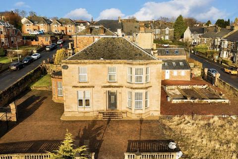 4 bed property, in Bowling Street, £620,000