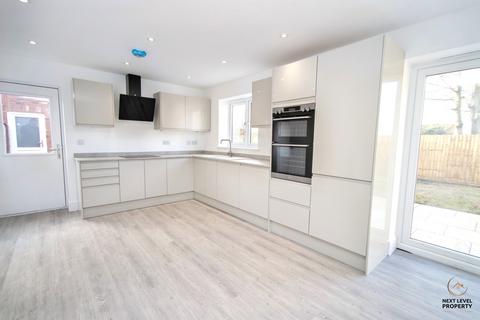 3 bed property, in High Road, £280,000