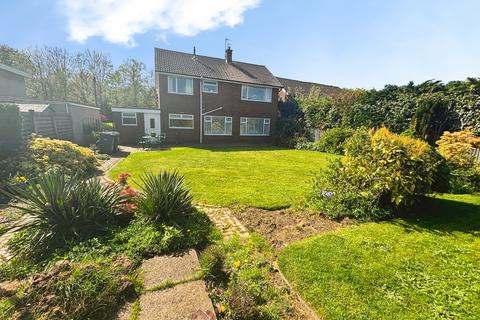 3 bed property, in Parkways, £335,000