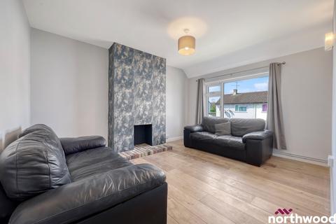1 bed property, in Charnwood Avenue, £170,000