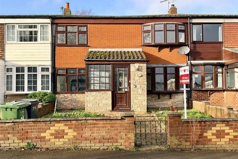 3 bed property, in Royal Meadow Drive, £175,000