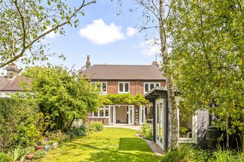 5 bed property, in Gay Street Lane, £675,000