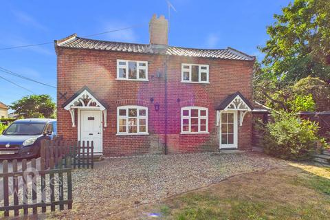 3 bed property, in The Street, £280,000