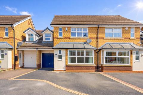 3 bed property, in Kilsby Grove, £375,000