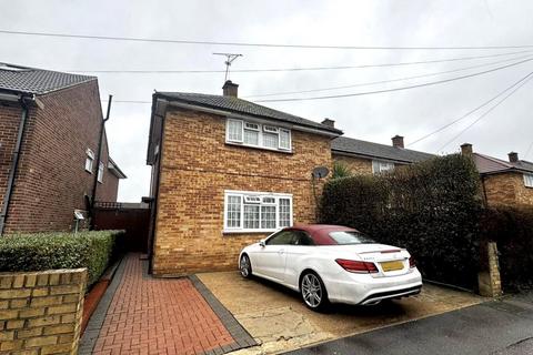 3 bed property, in Chatfield, £485,000