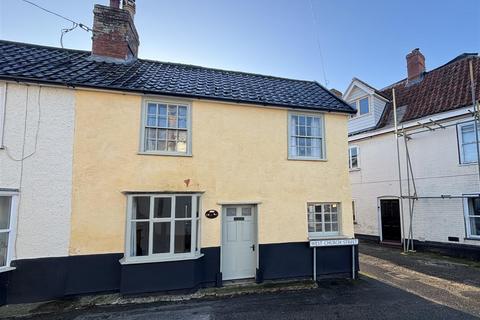 2 bed property, in Fleur Cottage, £195,000