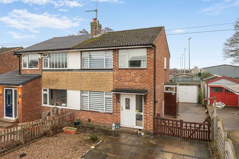 3 bed property, in Olive Walk, £250,000
