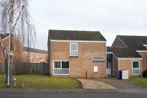 4 bed property, in Earls Field, £280,000