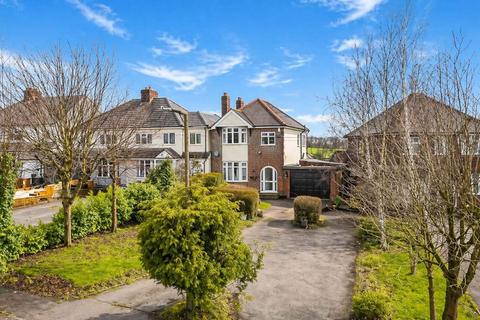 3 bed property, in Ogley Hay Road, £367,500