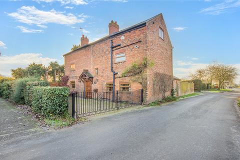 5 bed property, in Far Lane, £525,000