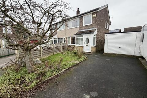 3 bed property, in Rutland Close, £235,000