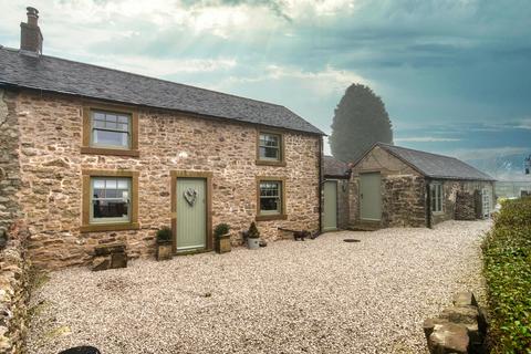 2 bed property, in Biggin, £500,000