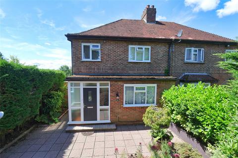 3 bed property, in Main Road, £575,000