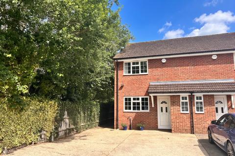 2 bed property, in Cannon Down Cottages, £465,000