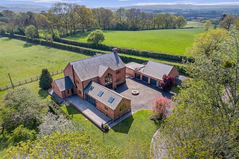 6 bed property, in Low Road, £1,600,000