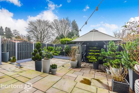 4 bed property, in Broom Lane, £325,000