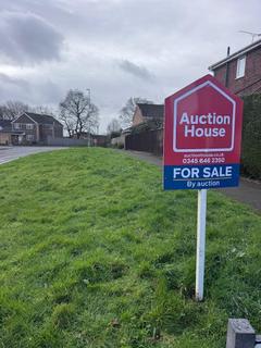 Studio, in Bullfinch Close Land, £1,000