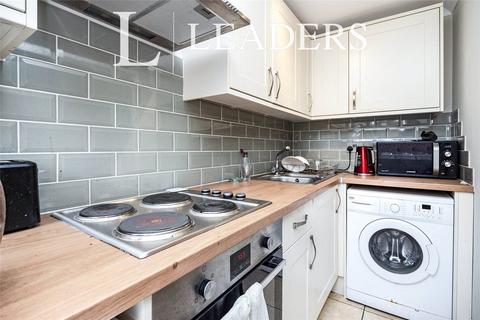 Studio, in Tudor Court, £135,000
