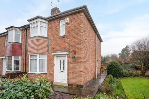 2 bed property, in Danebury Drive, £240,000