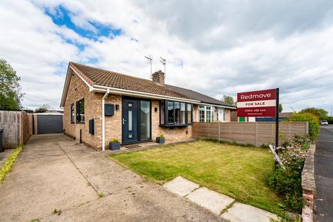 2 bed property, in Beansway, £294,000