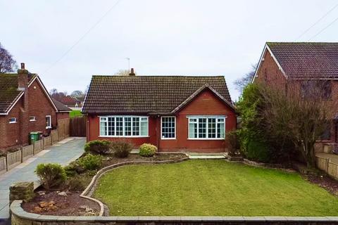 3 bed property, in Old Lane, £435,000