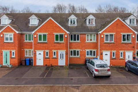 3 bed property, in Jacques Place, £165,000