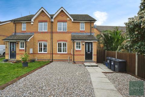 3 bed property, in Karina Close, £500,000