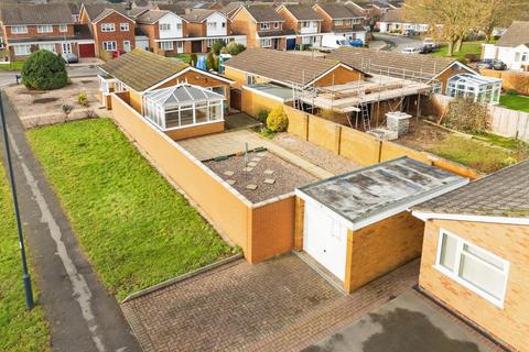 2 bed property, in Hebden Avenue, £325,000