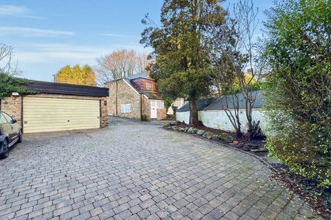 Land, in Chesterfield S42, £850,000