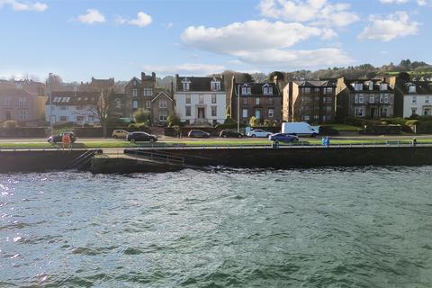 4 bed property, in Esplanade, £395,000
