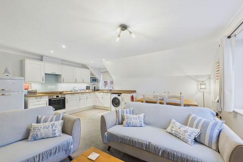 2 bed property, in 11 Turnbull Court, £229,950