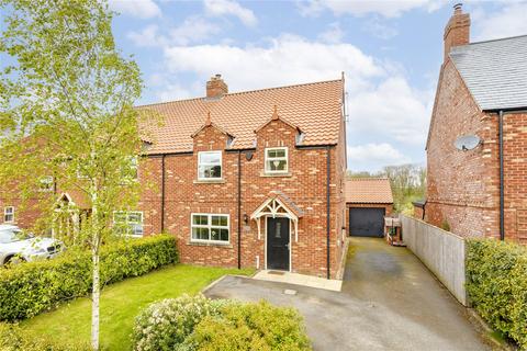 4 bed property, in Scrayingham, £400,000