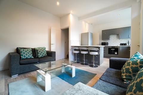 3 bed property, in Henley Road, £186,000