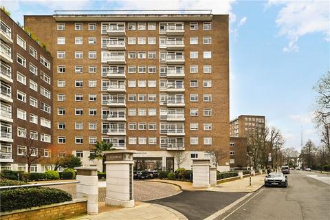 3 bed property, in St. Johns Wood Park, £1,200,000