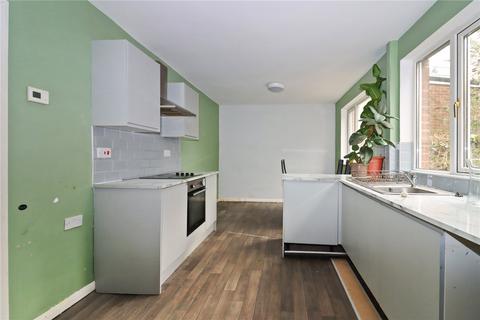 2 bed property, in Woodlea Road, £70,000