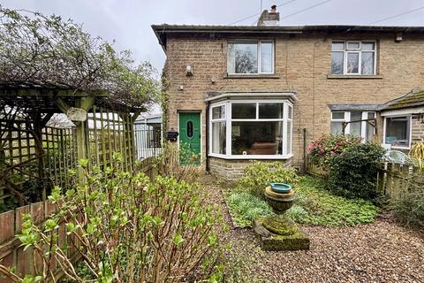 2 bed property, in Thornton Road, £200,000
